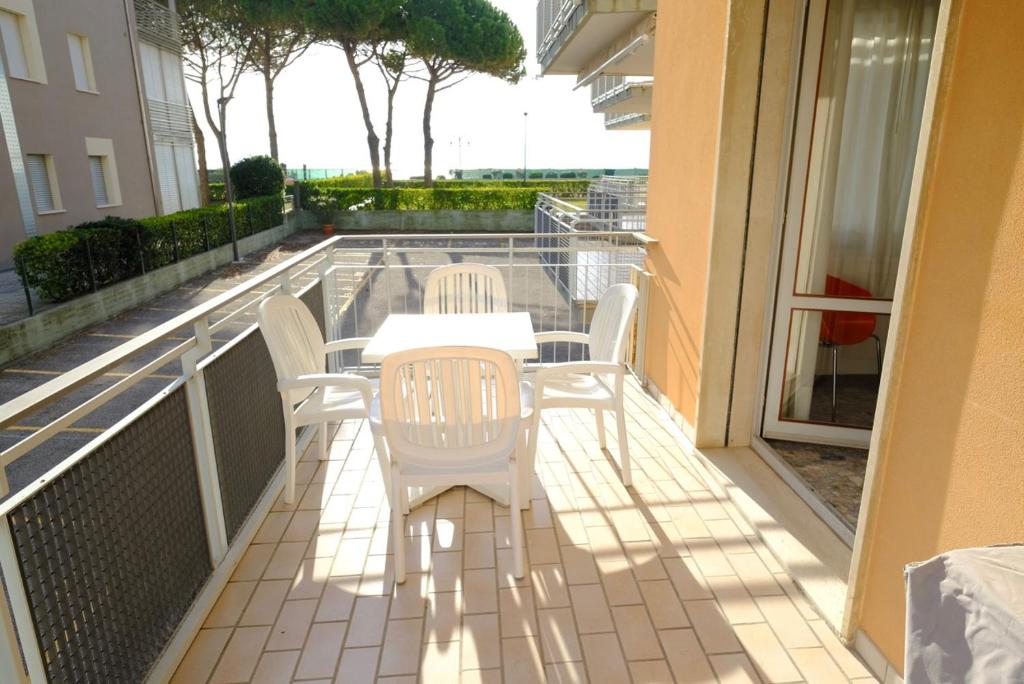 Vistamare Apartments photo 3