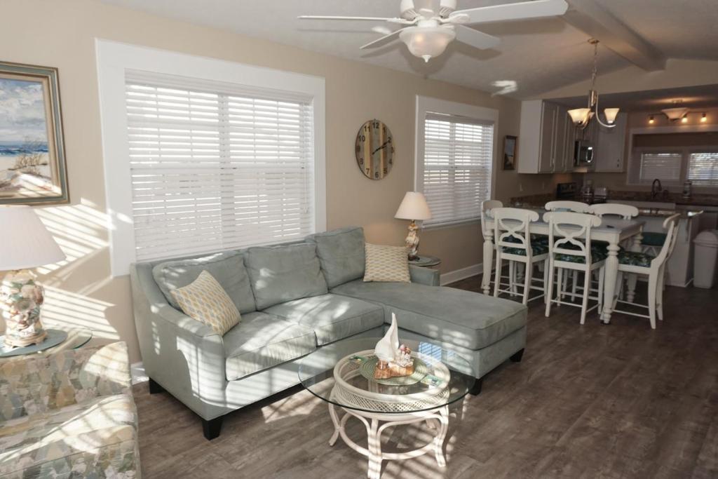 Venture Out 476 Marlin Dr Comes WITH GOLF CART photo 4
