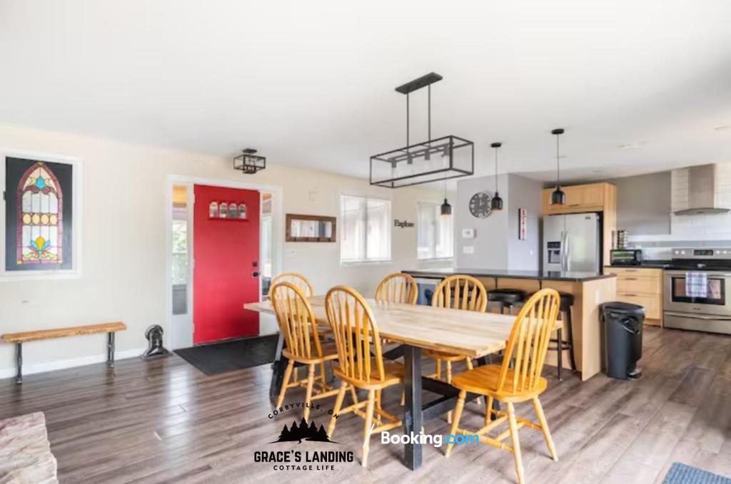 Stunning All Season Waterfront Cottage By Grace's Landing Short Term Rental and & Long Term Accommodation Corbyville Ontario photo 2