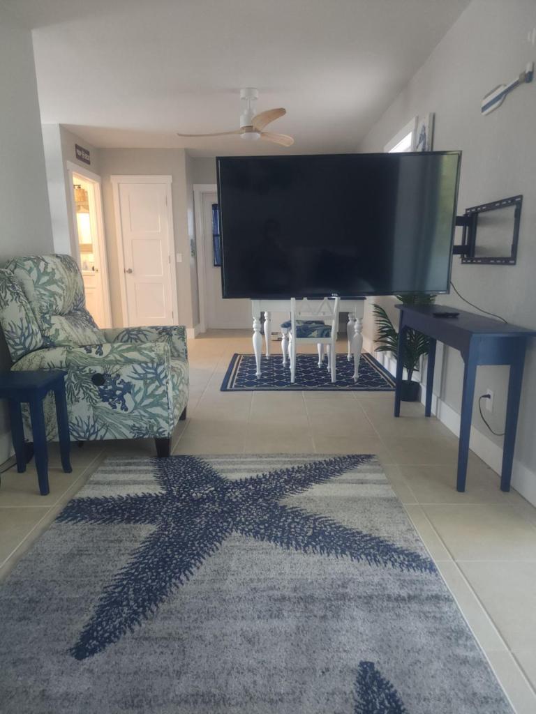 So Coastal! A family and pet friendly home photo 2