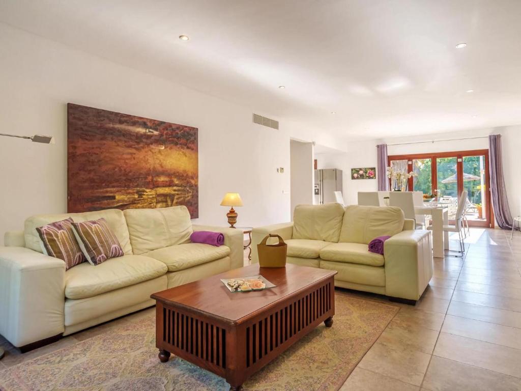 Four-Bedroom Villa Sa Pobla photo 2
