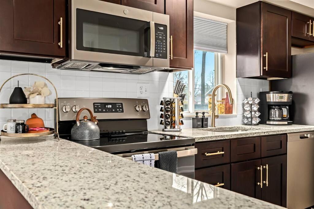 New! Beautiful 1BR in Sharon Lane photo 3