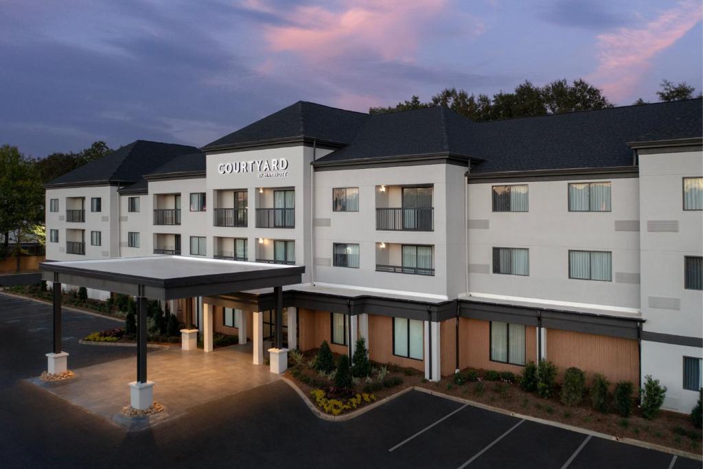 Courtyard by Marriott Dothan image