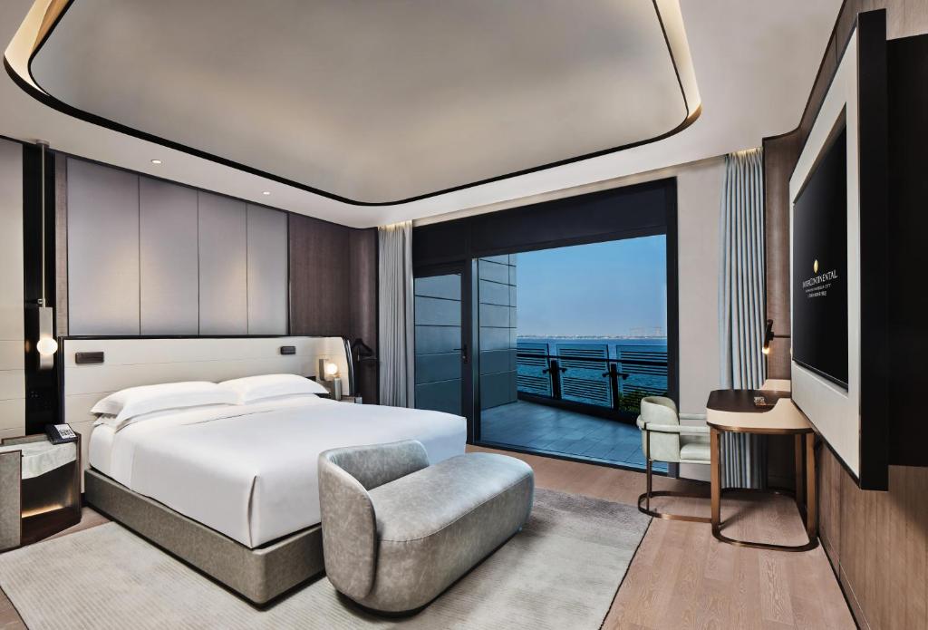 InterContinental Shanghai Harbour City, an IHG Hotel photo 1