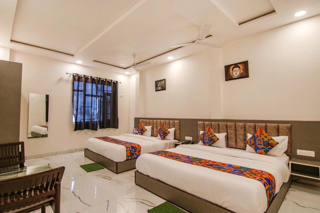 FabHotel Aryan Grand photo 2