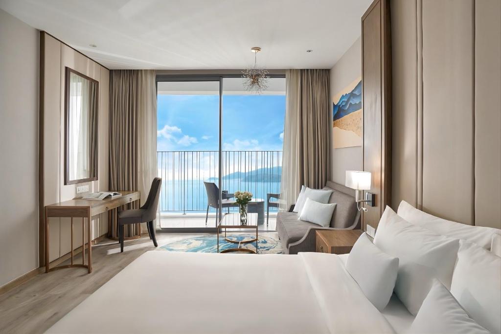 Panorama Beachfront Nha Trang Condotel