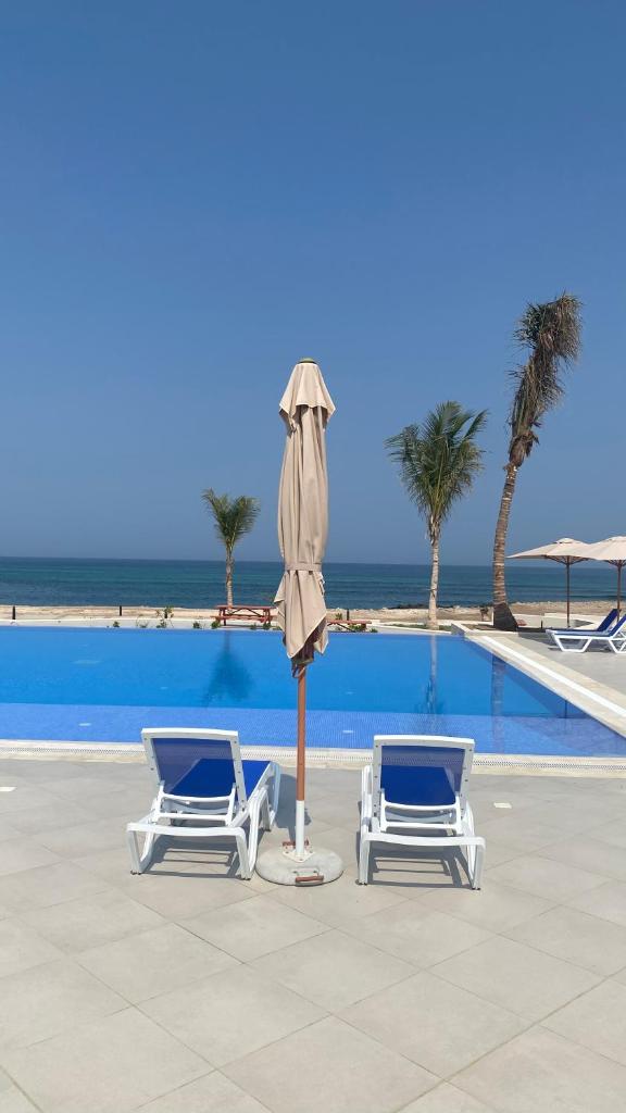Beach front 2-bedroom villa Privat pool photo 2
