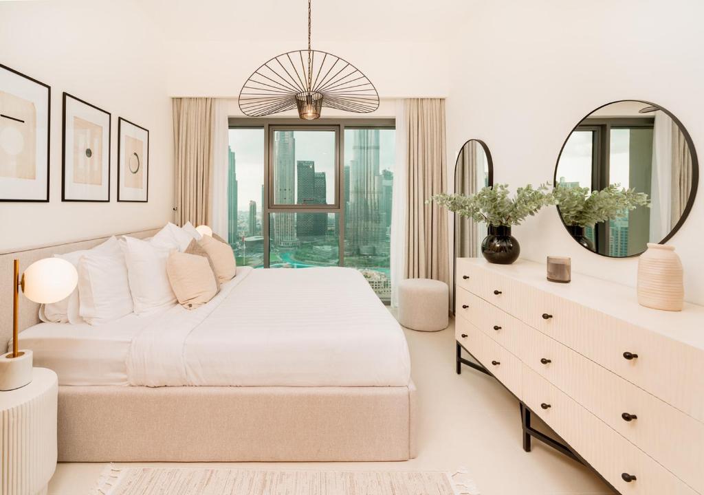 BURJ ROYALE - Luxury 2 bedroom apartment with full burj Khalifa & fountain view- DELUXE photo 4
