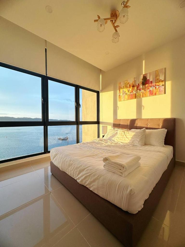 Sunset Seaview Studio Apartment at Kota Kinabalu City Centre