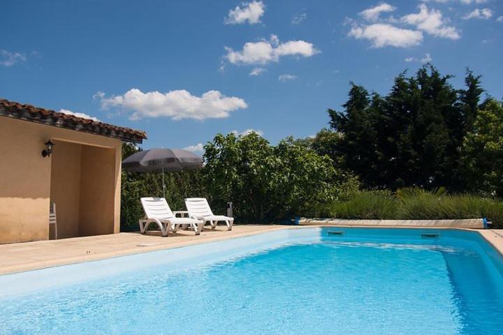 Charmante propriété ancienne en pierre de pays avec piscine pour 8 personnes. photo 4