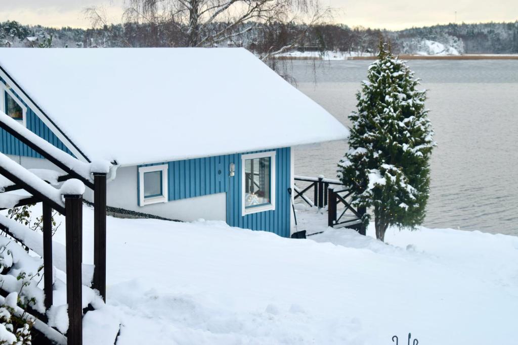 Sjöstuga/gästhus i skärgården.
