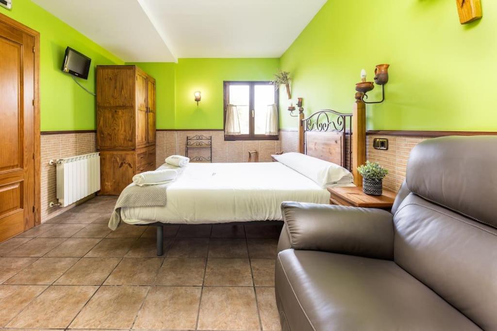 PERRATZU LANDARBIDE-Ideal parejas photo 4