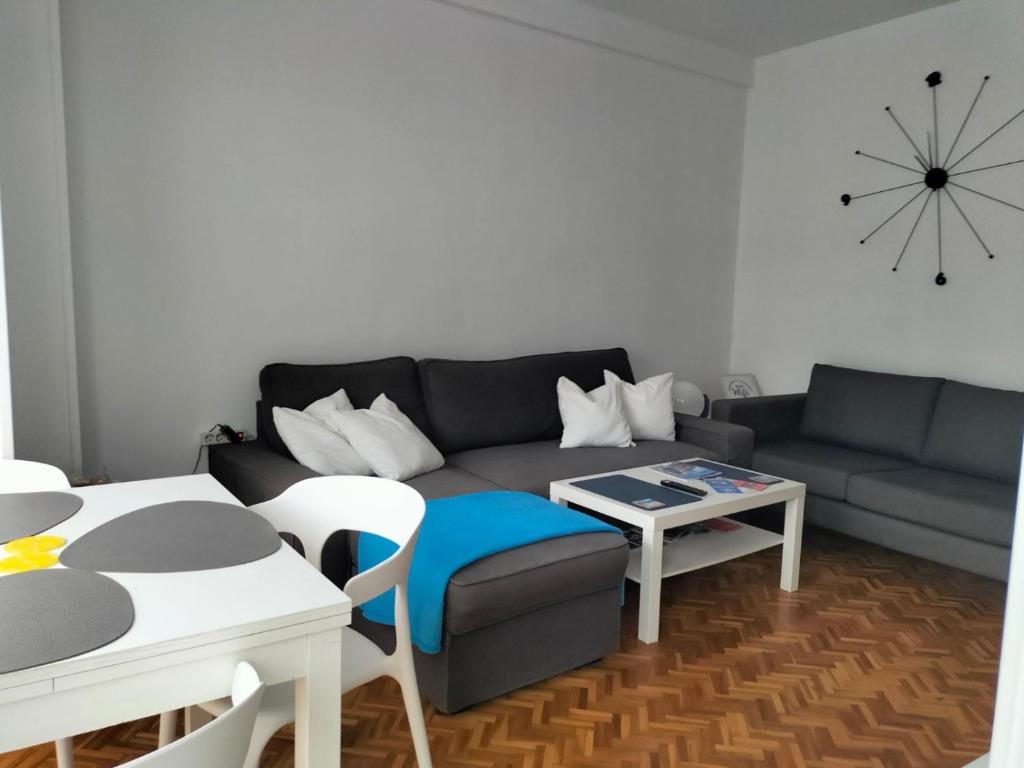 Alexander Apartments photo 2