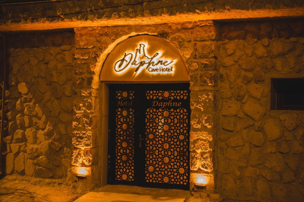 DAPHNE CAVE HOTEL photo 1