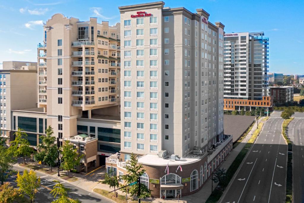 Hilton Garden Inn Charlotte Uptown image
