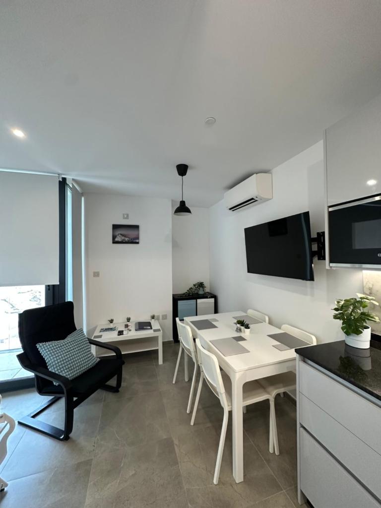 E1 Apartment High Level Sea View photo 4