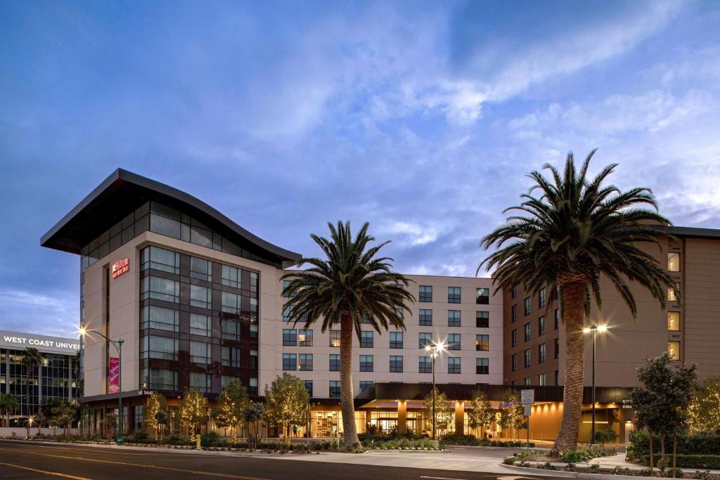 Home2Suites by Hilton Anaheim Resort image