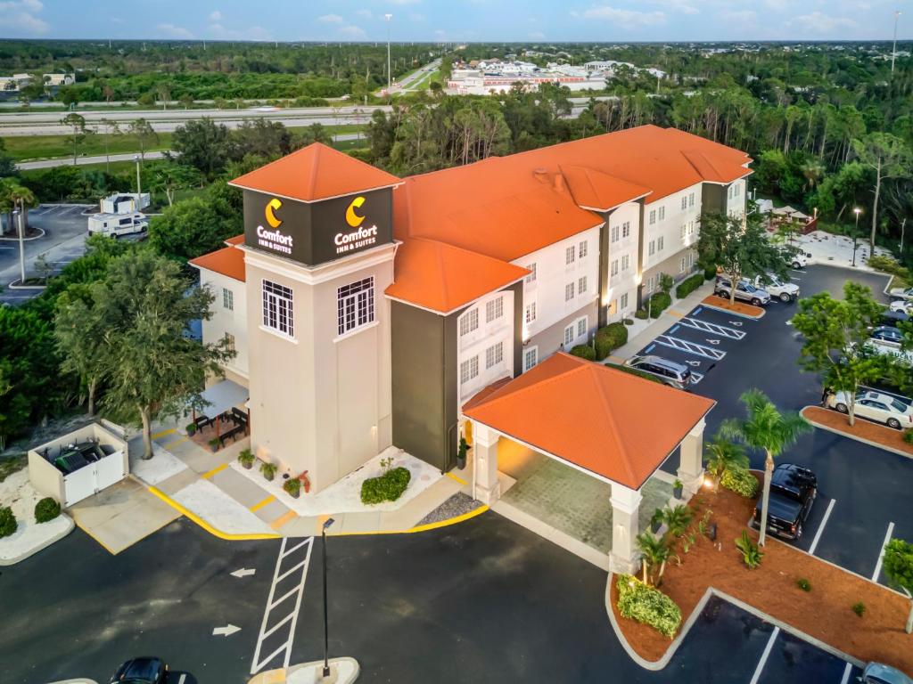 Comfort Inn & Suites image
