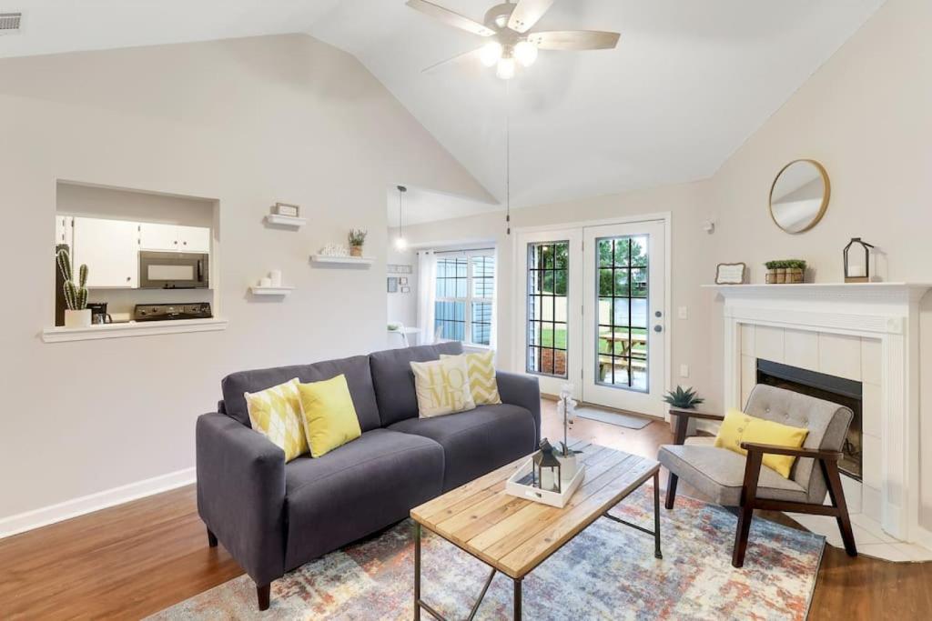 Lake Retreat near Savannah image