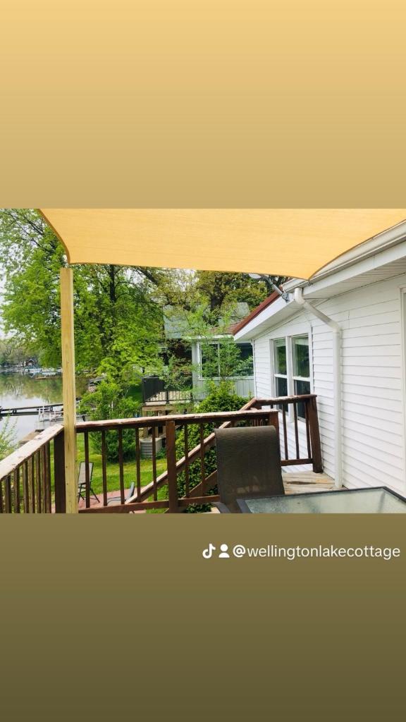 The Wellington Lake Cottage photo 2