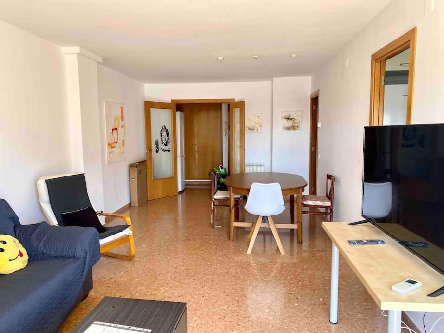 Con aparcamiento y wifi. Ideal familias y trabajadores
