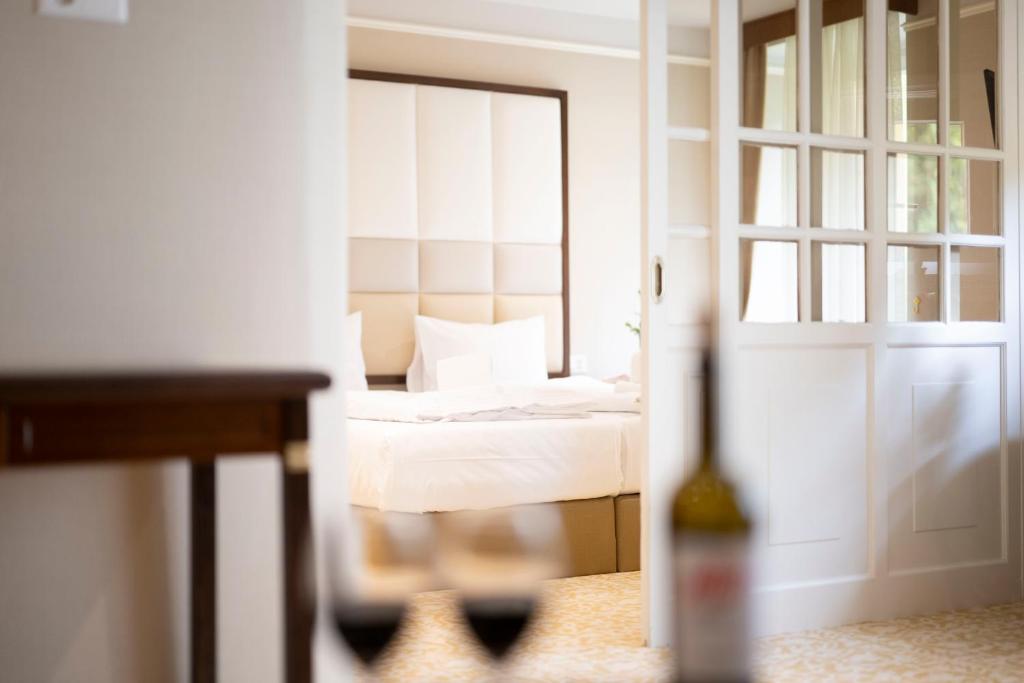 Scuol Palace Bed & Breakfast photo 4