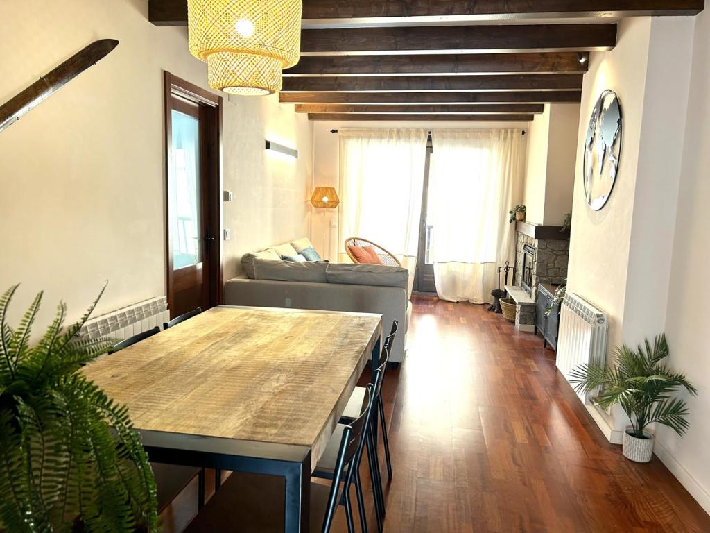 Apartament encantador i cèntric amb llar de foc by RURAL D'ÀNEU photo 3