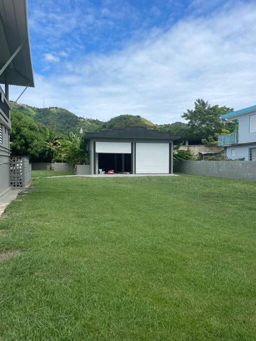 One Bedroom Apartment, Private pool, huge yard photo 4