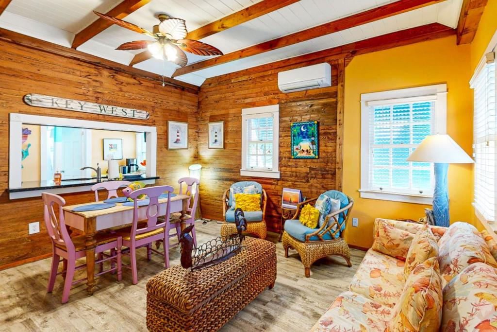 Bahama House photo 1
