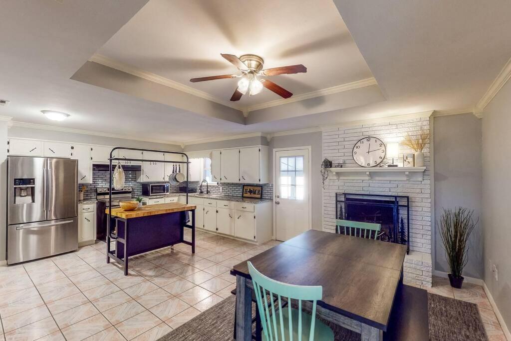 New Cozy Home 10 Min to Magnolia and Baylor photo 3