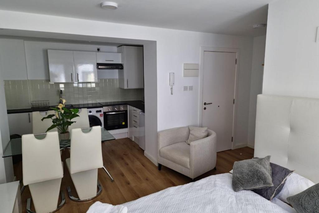 Gibraltar Suite 13-Hosted by Sweetstay
