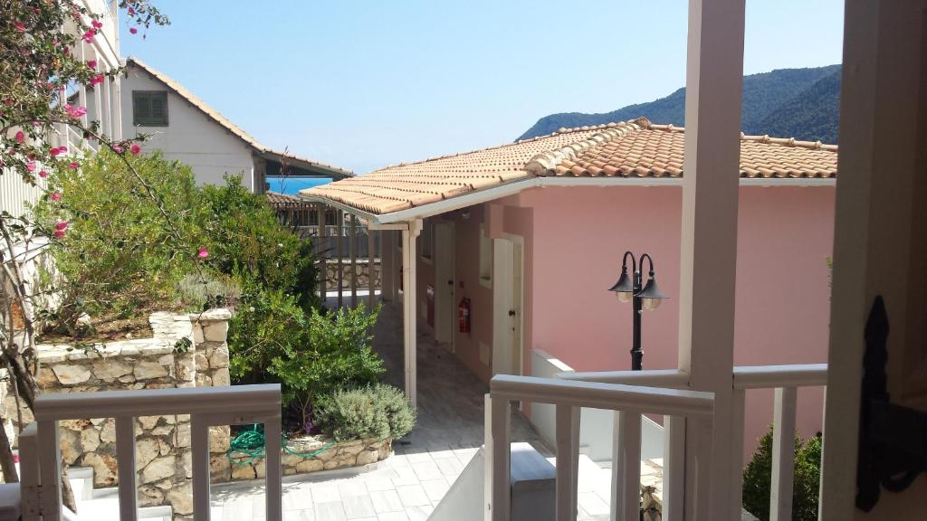 Ionis Hotel photo 3