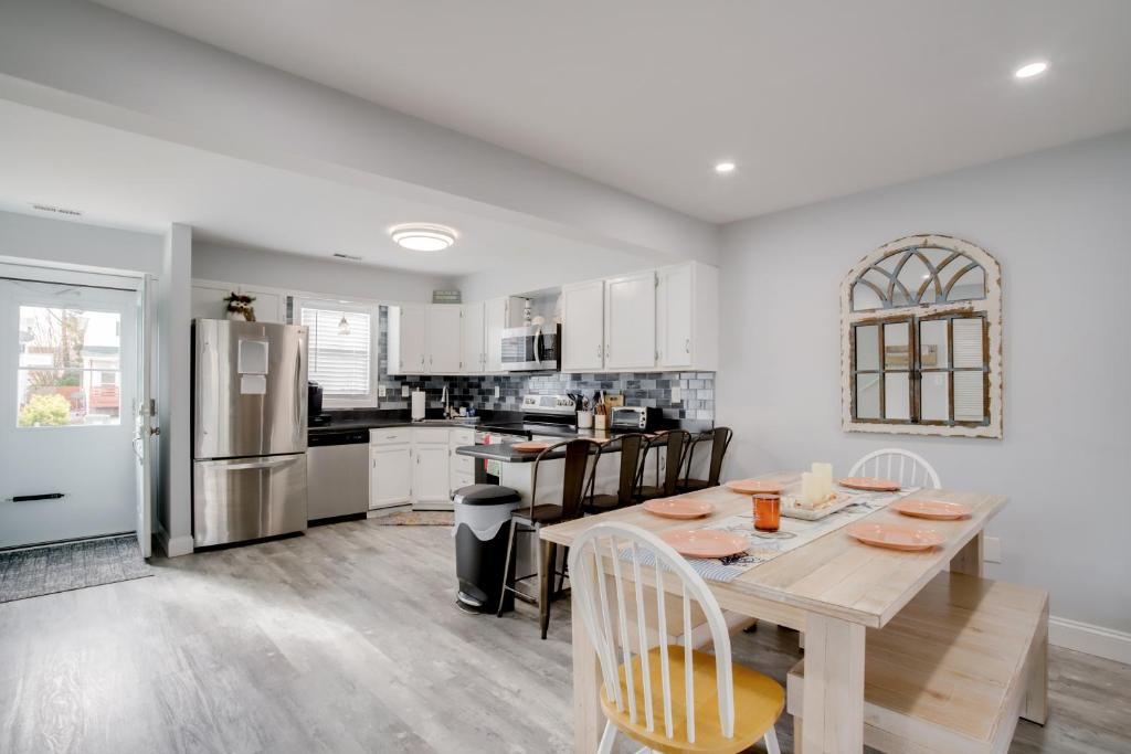 Remodeled Ocean City Getaway with Harbor Views! photo 1