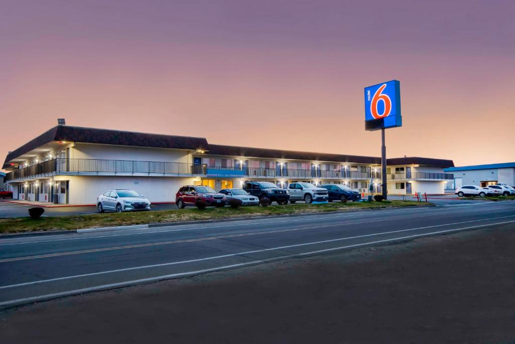 Motel 6 Farmington, NM image