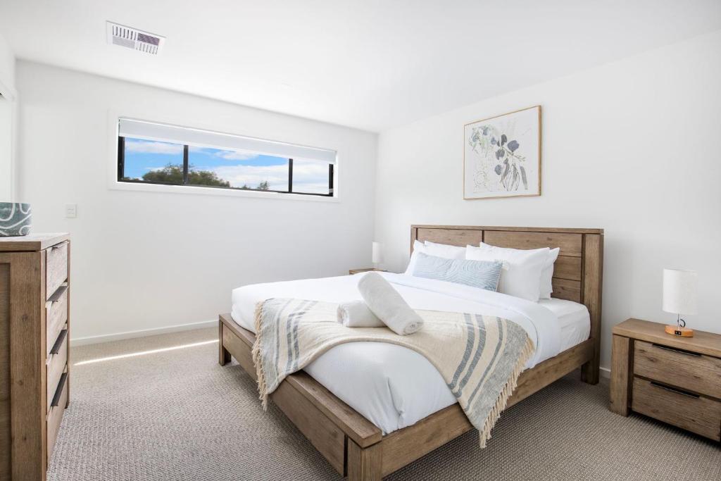Shiloh Shores - Pet Friendly with Fire Pit - 5 Mins to Beach photo 2