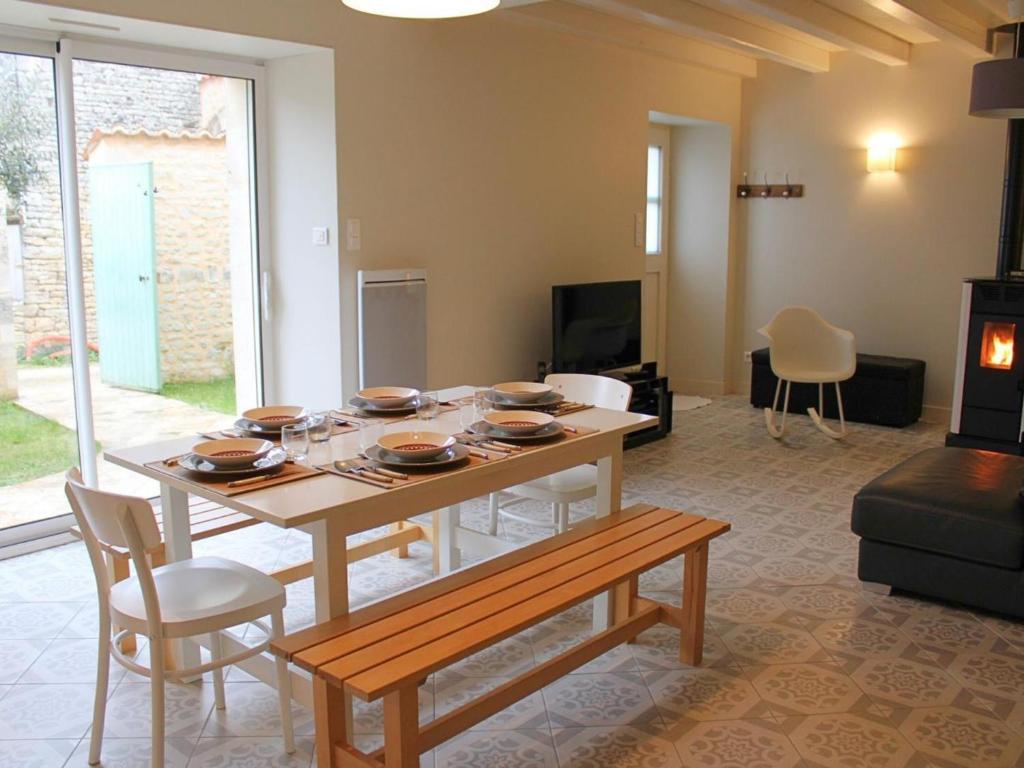 Gîte Coulonges, 4 pièces, 6 personnes - FR-1-653-127 photo 4