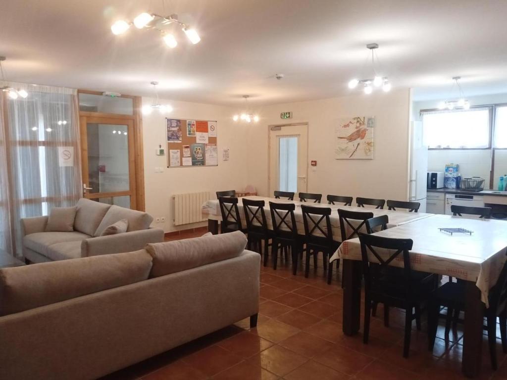 Gîte Mesples, 6 pièces, 15 personnes - FR-1-489-484 photo 4