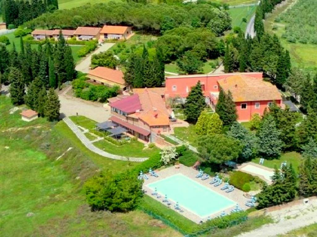 Spacious Holiday Home in Montaione with Garden