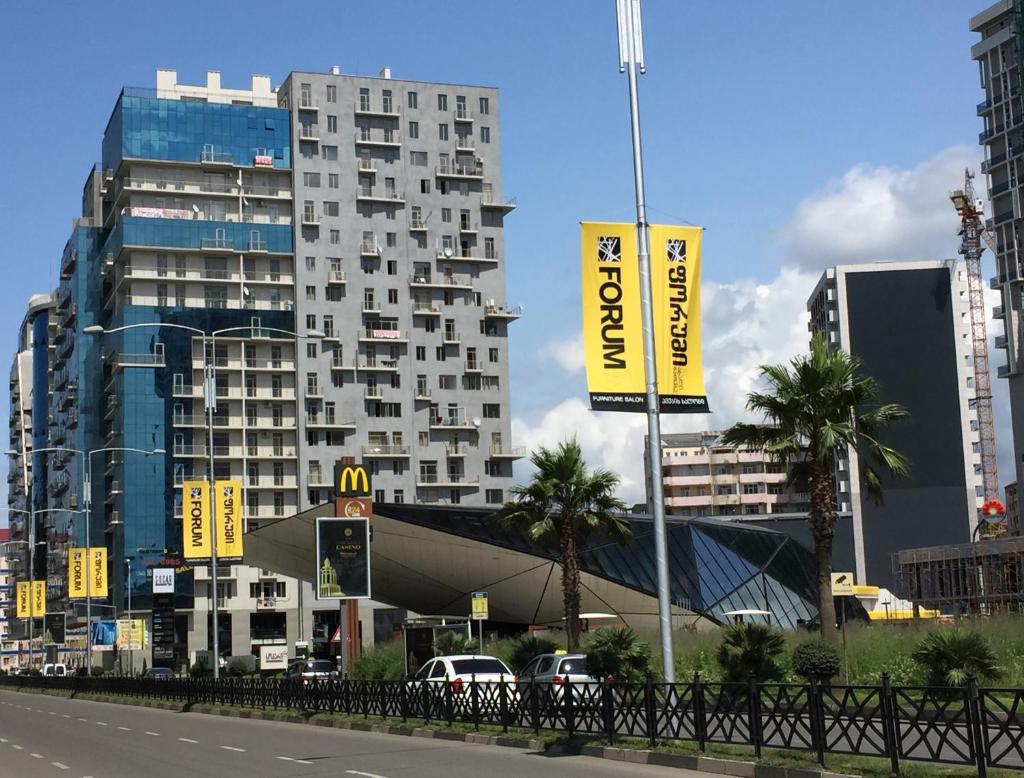 Batumi Center 3 Rooms City Side - Tap to explore photos
