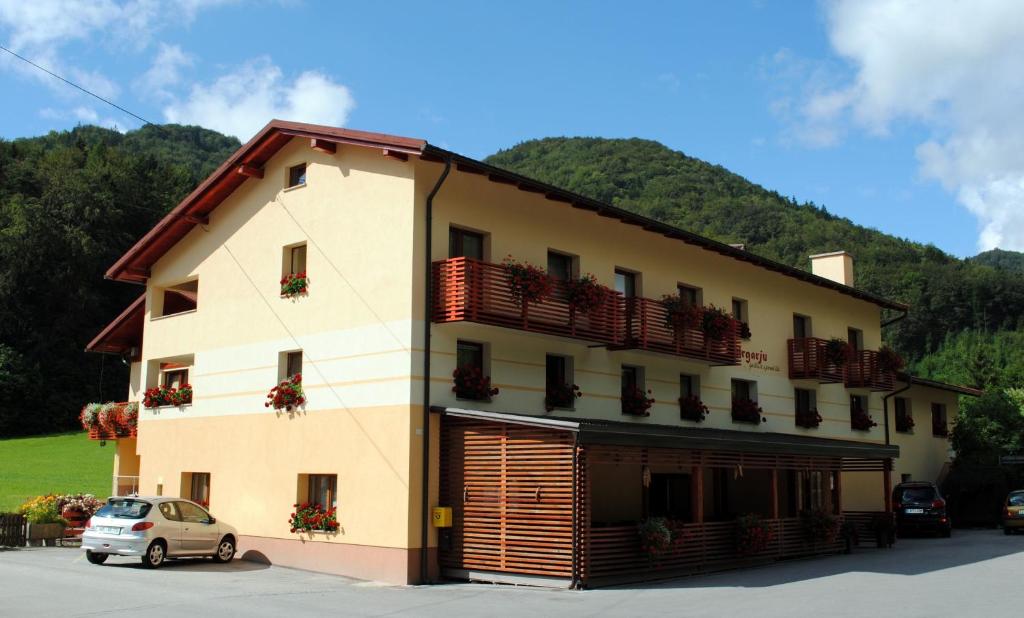 Pri Vidrgarju photo 4