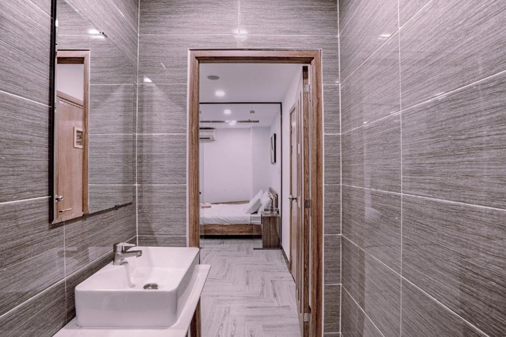 MinT Hotel - 22 Đỗ Quang Đẩu, Q1 - by Bay Luxury