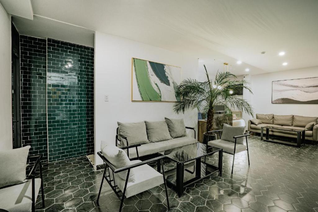 MinT Hotel - 22 Đỗ Quang Đẩu, Q1 - by Bay Luxury