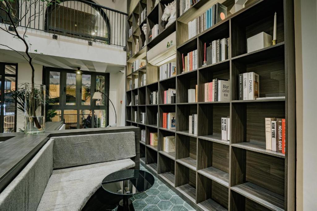 MinT Hotel - 22 Đỗ Quang Đẩu, Q1 - by Bay Luxury