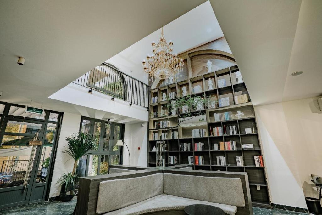 MinT Hotel - 22 Đỗ Quang Đẩu, Q1 - by Bay Luxury