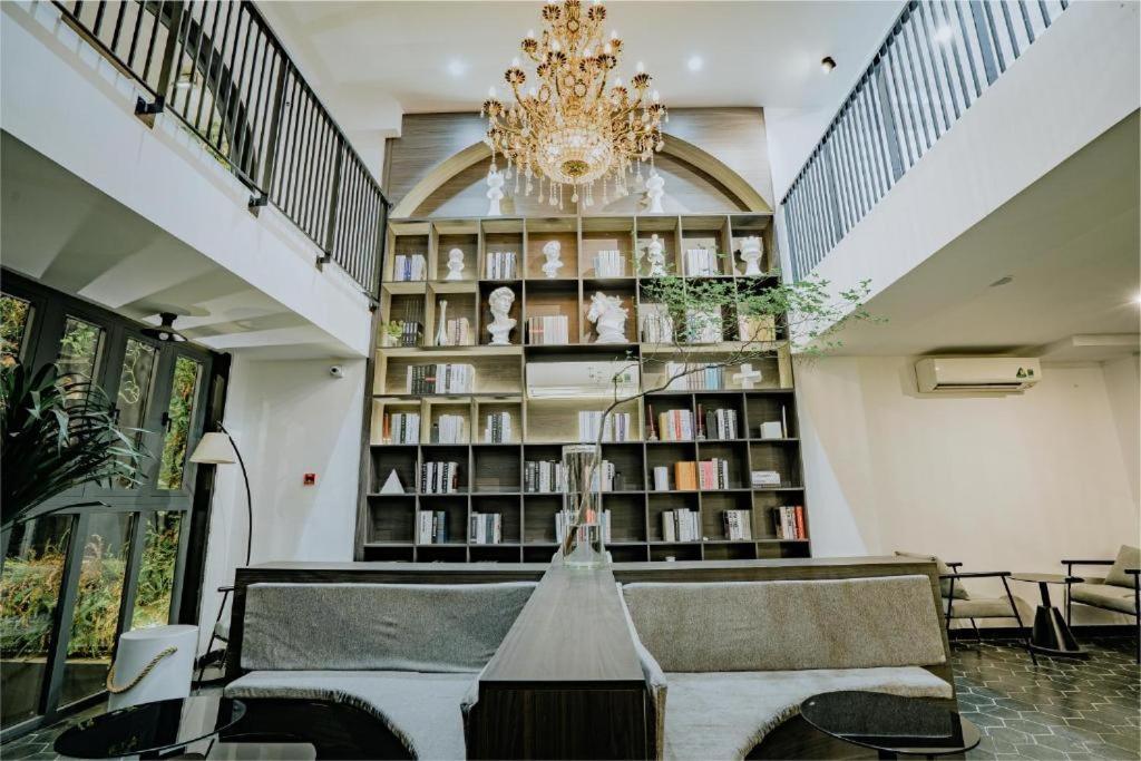 MinT Hotel - 22 Đỗ Quang Đẩu, Q1 - by Bay Luxury