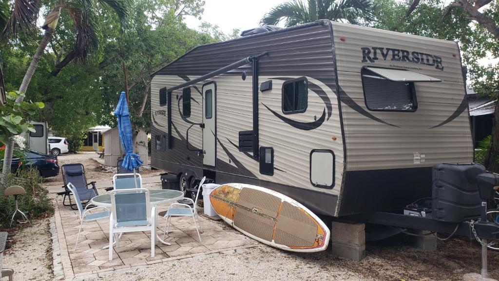 Tiny House RV, Kayak image