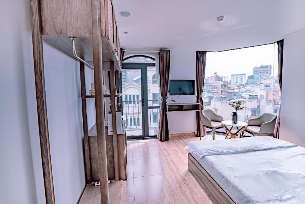 MinT Hotel - 22 Đỗ Quang Đẩu, Q1 - by Bay Luxury