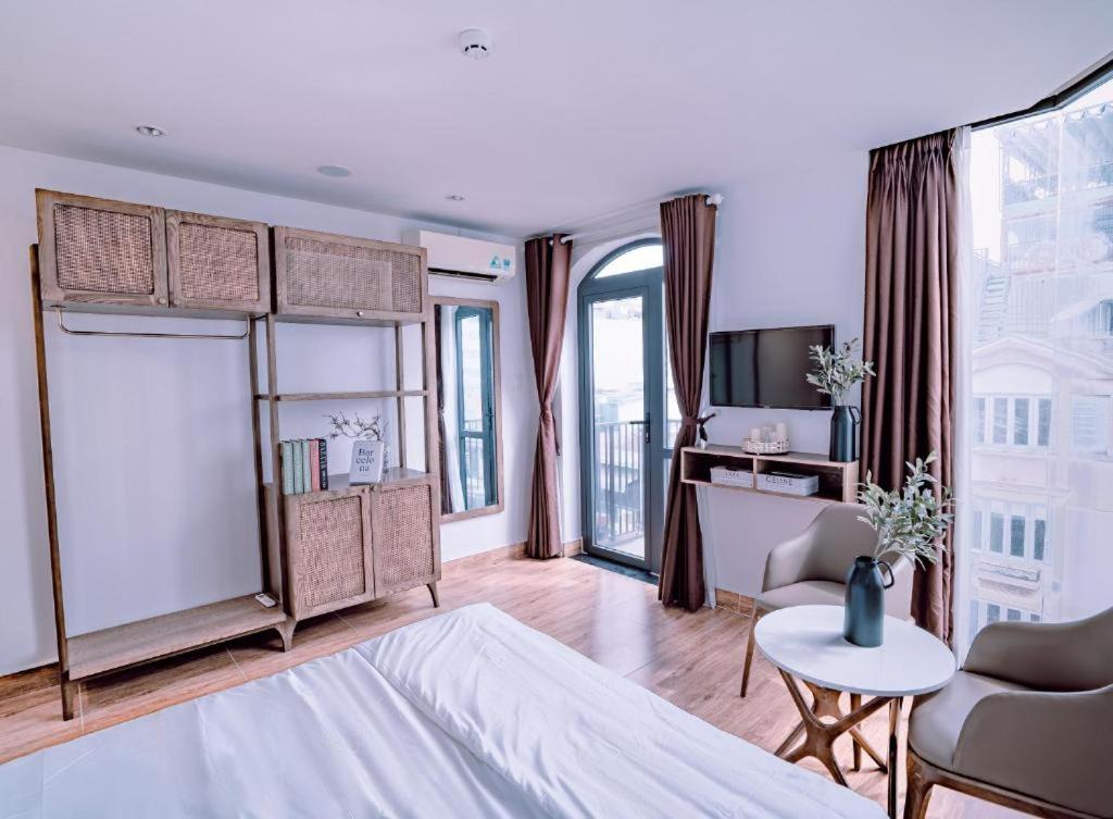 MinT Hotel - 22 Đỗ Quang Đẩu, Q1 - by Bay Luxury