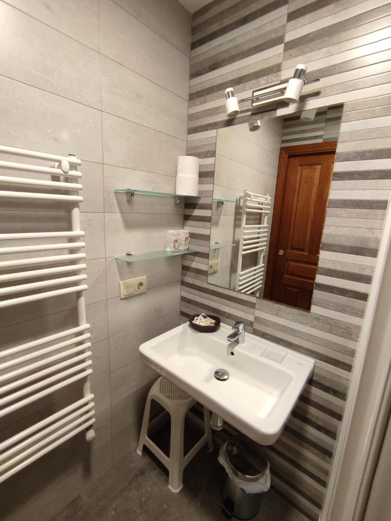 Casa Rural Puerta del Sol II de 2 habitaciones photo 4