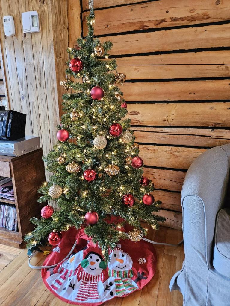 Cozy log cottage photo 3